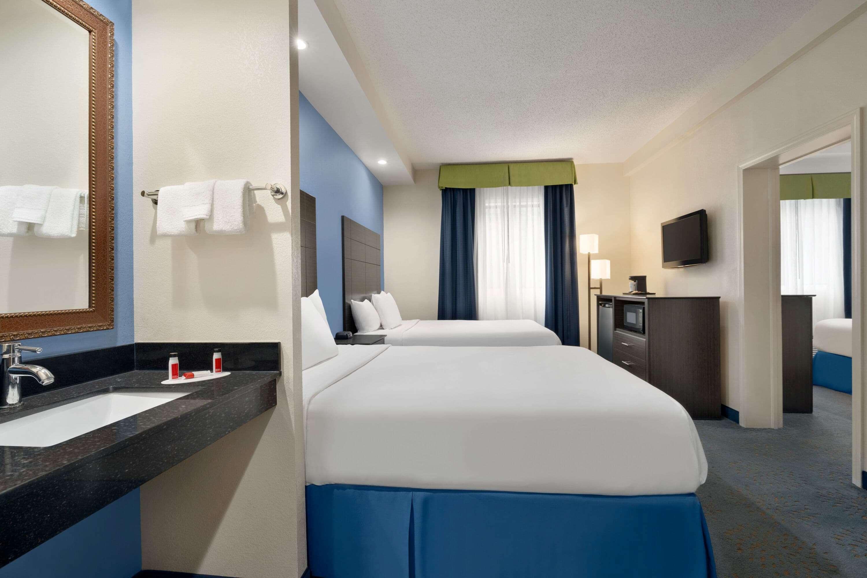 Days Inn By Wyndham Tamworth Exteriör bild