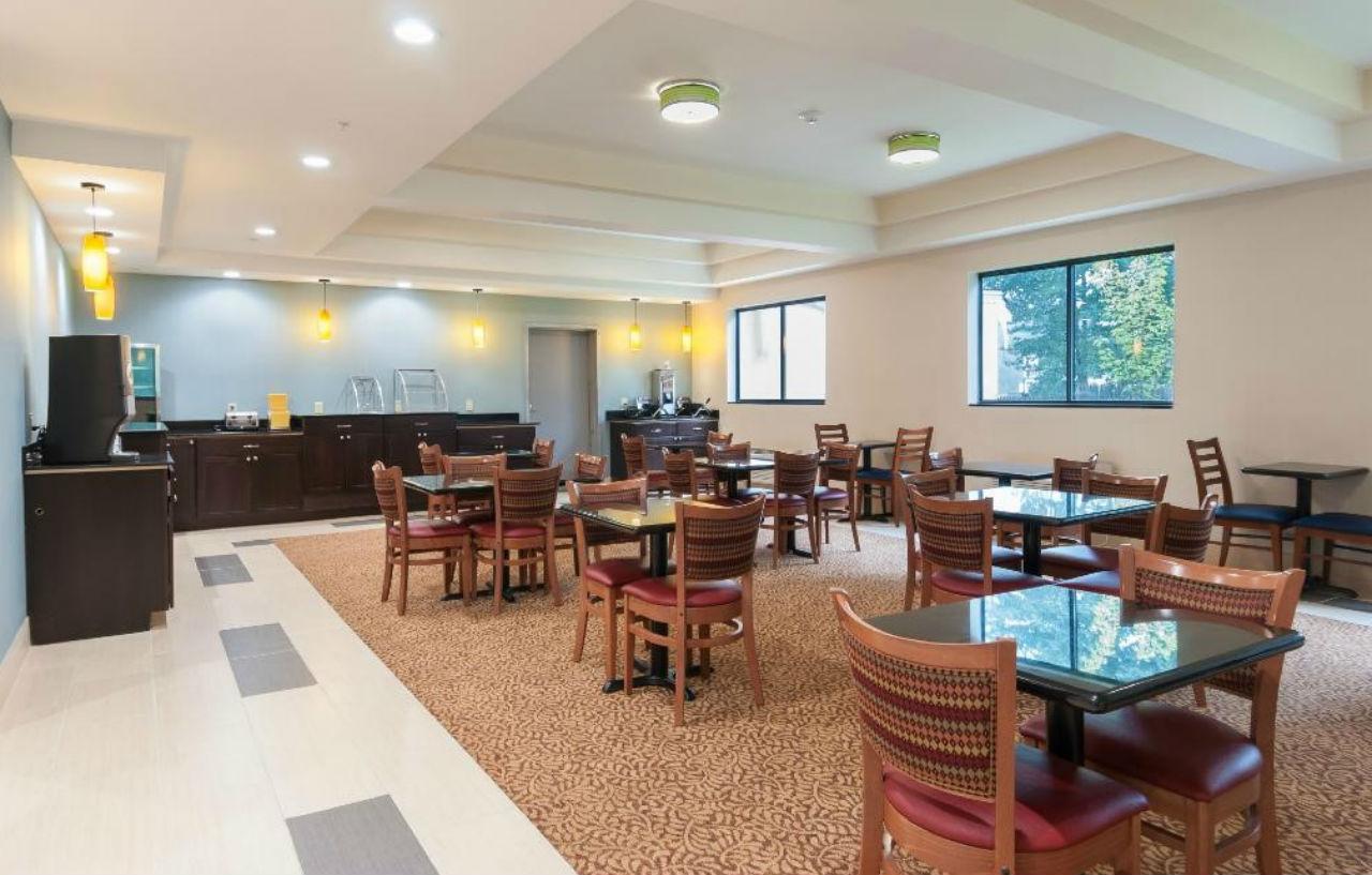 Days Inn By Wyndham Tamworth Exteriör bild